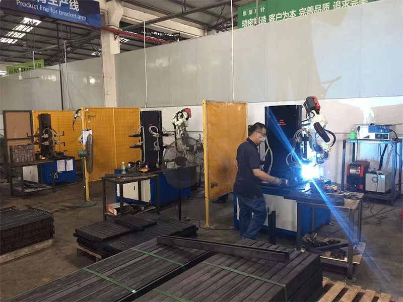 地下綜合管廊：橋架托臂