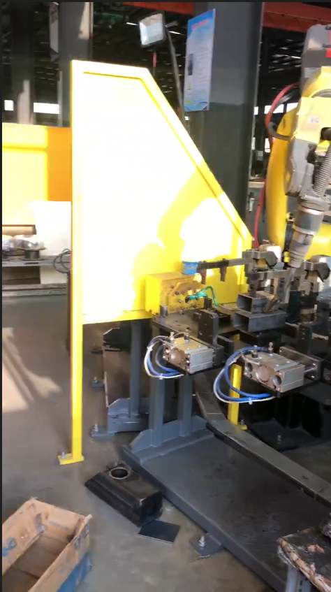 自卸車換電底座機(jī)器人生產(chǎn)線